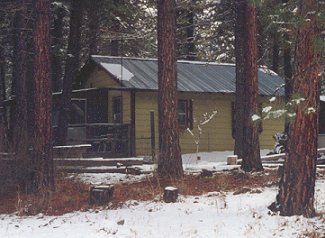 cabins, vacation rentals at the retreat in southern oregon located near crater lake national park, klamath basin birding trails, national wildlife refuges, wood river wetlands in the pacific flyway, nestled in the winema national forest in the cascade mountains.
